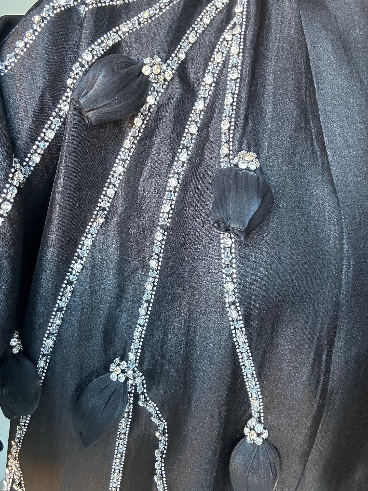 Black Rose Drop Embellished Buttoned Abaya