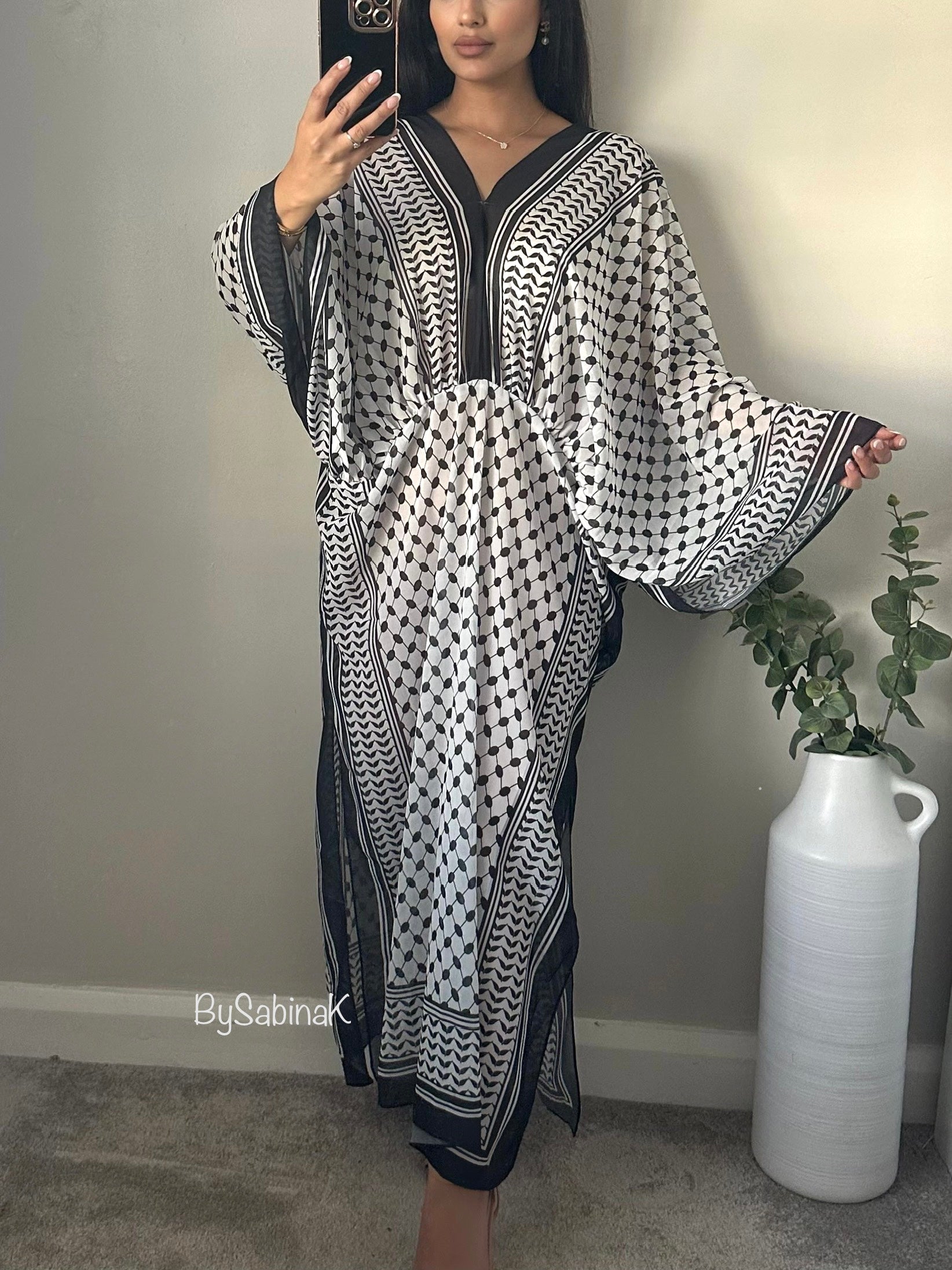 White Black Keffiyah Print Chiffon Batwing Kaftan