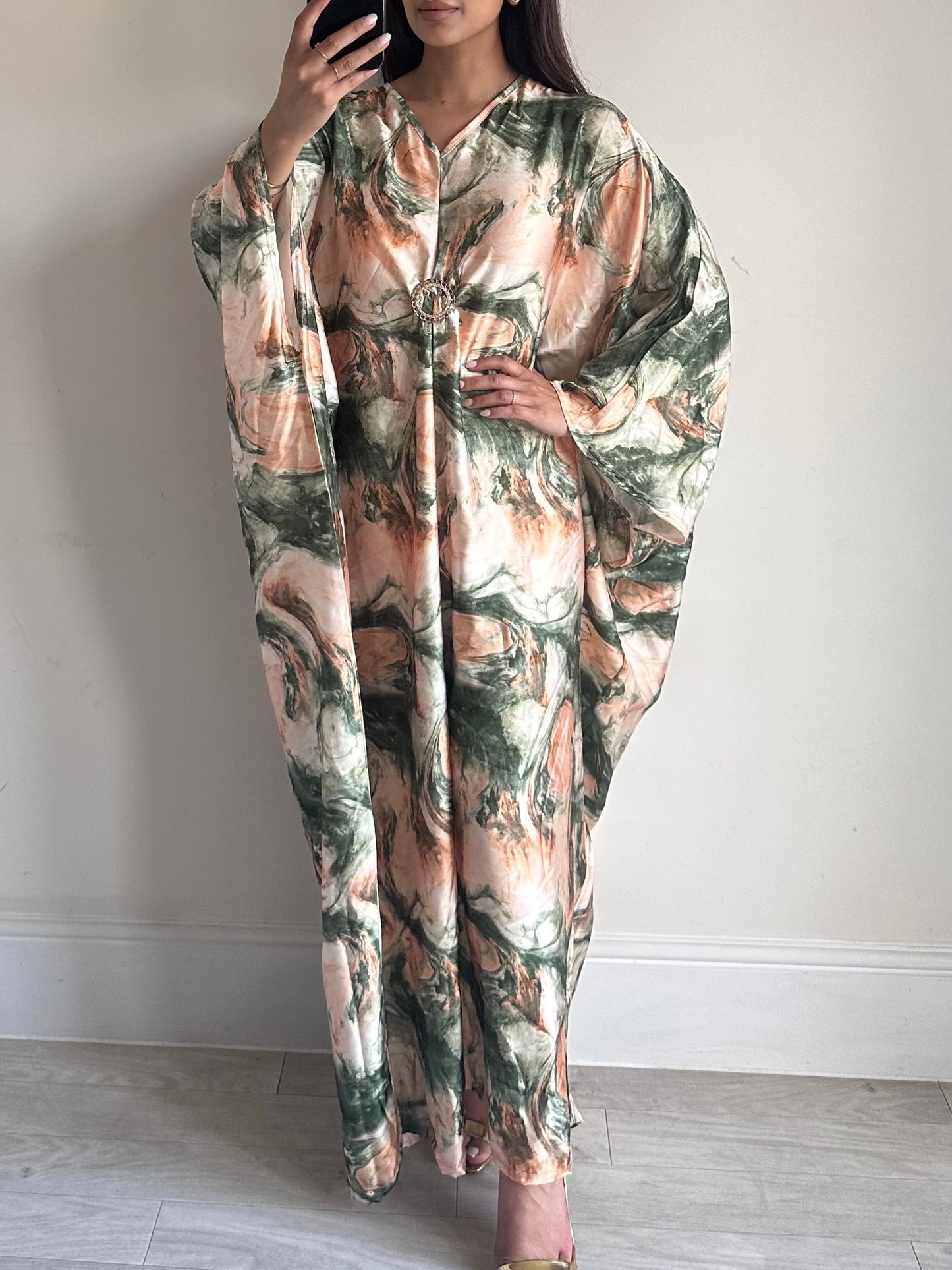 Green Gold Marble Satin Print Brooch Kaftan