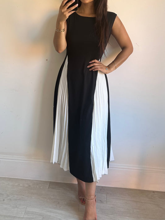 Black White Pleated Sleeveless Midi Dress