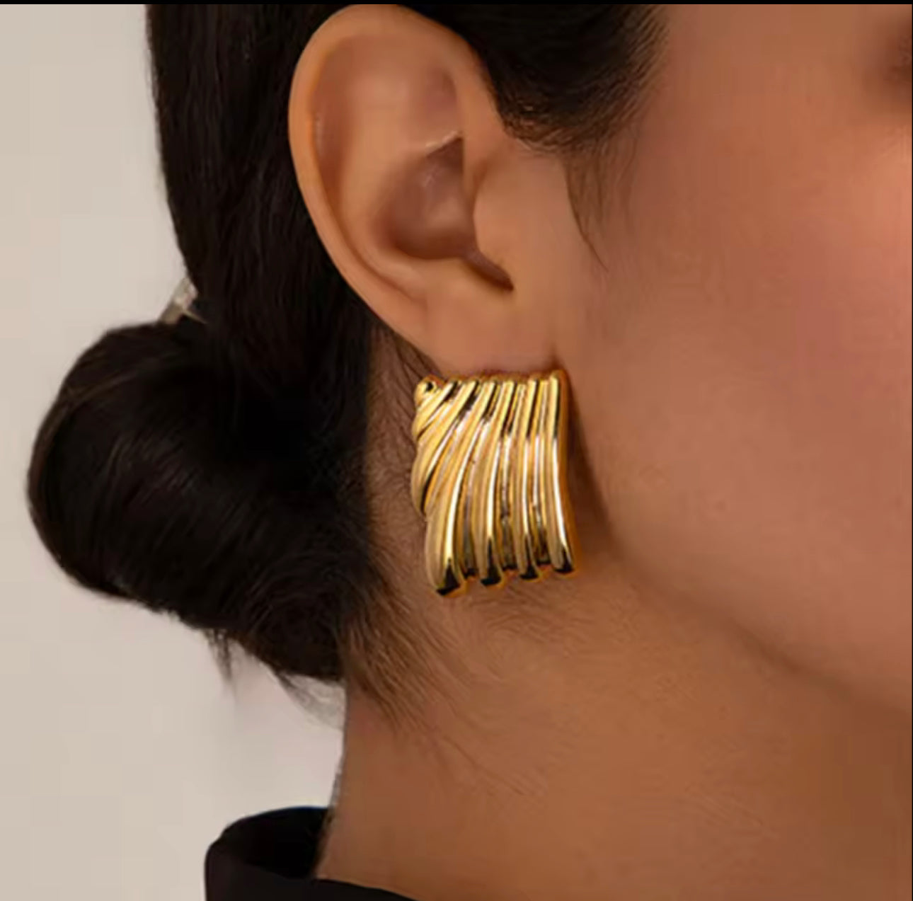 Gold Retangle Patterned Earrings