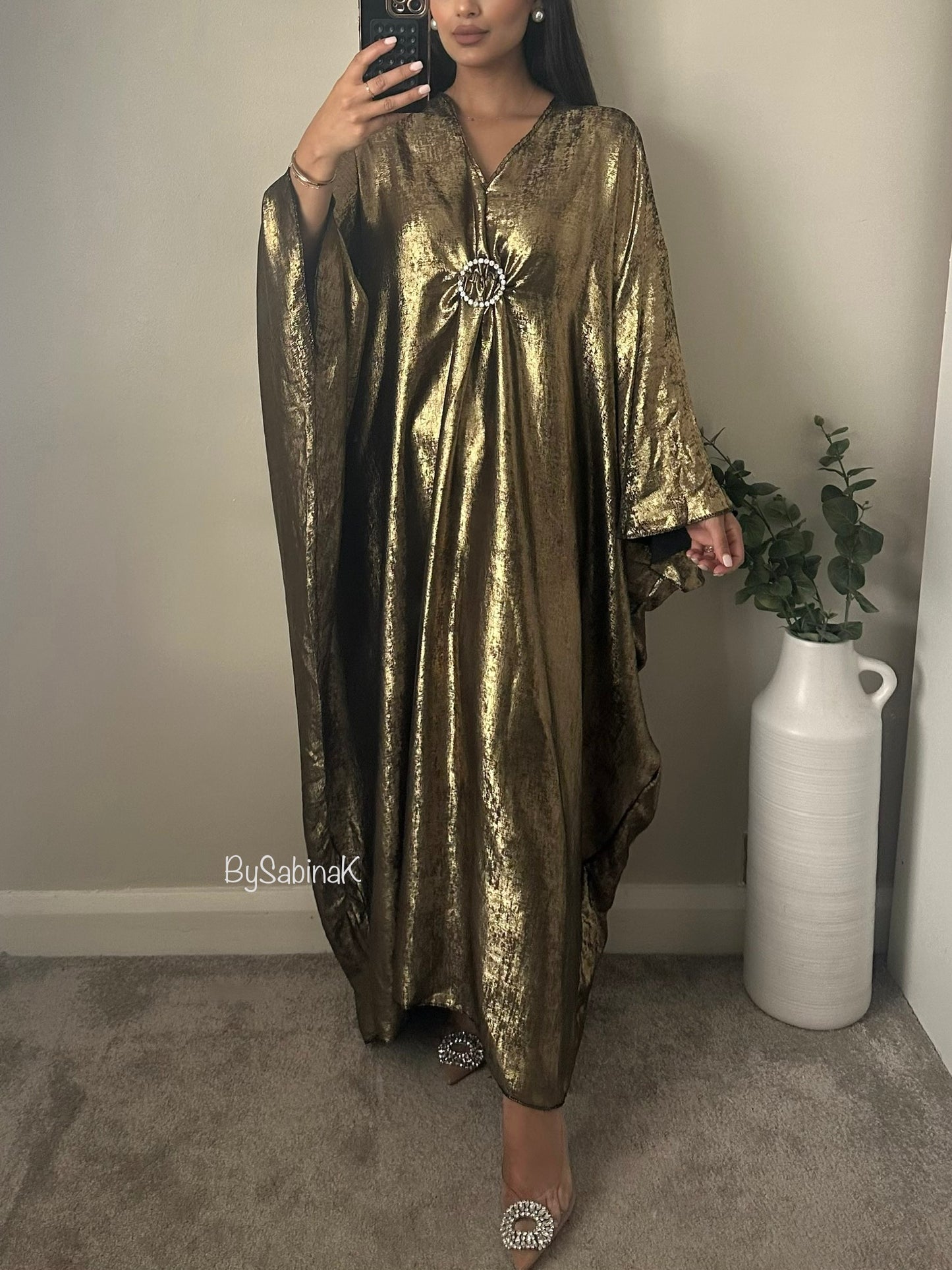 Gold Shimmer Drape Brooch Kaftan