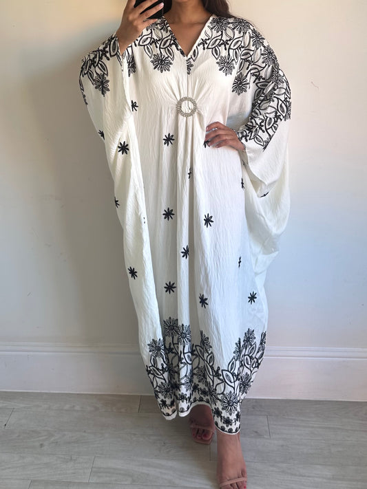 White Embroidered Drape Brooch Kaftan