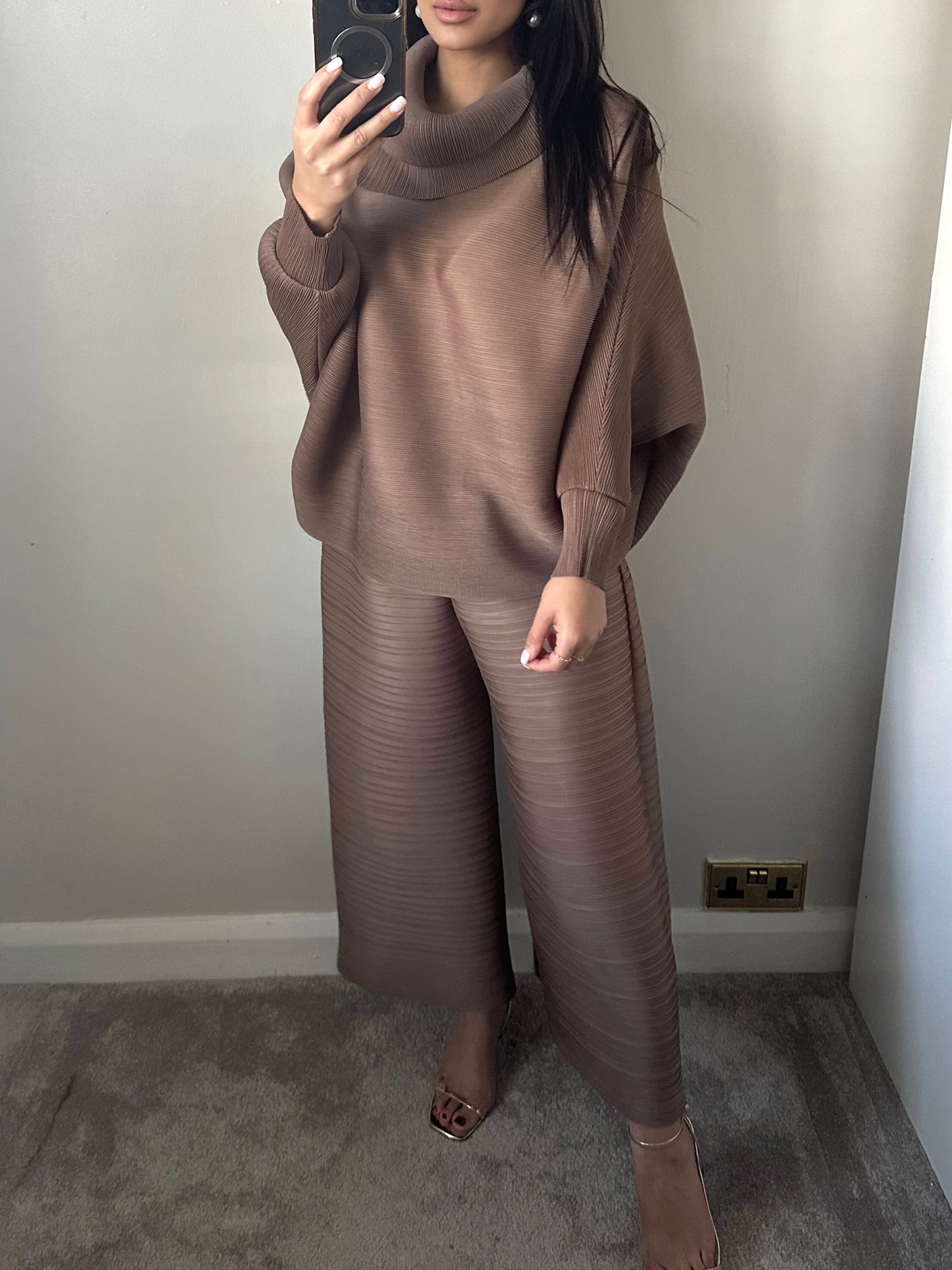 Mocha Batwing Pleated Co-ord