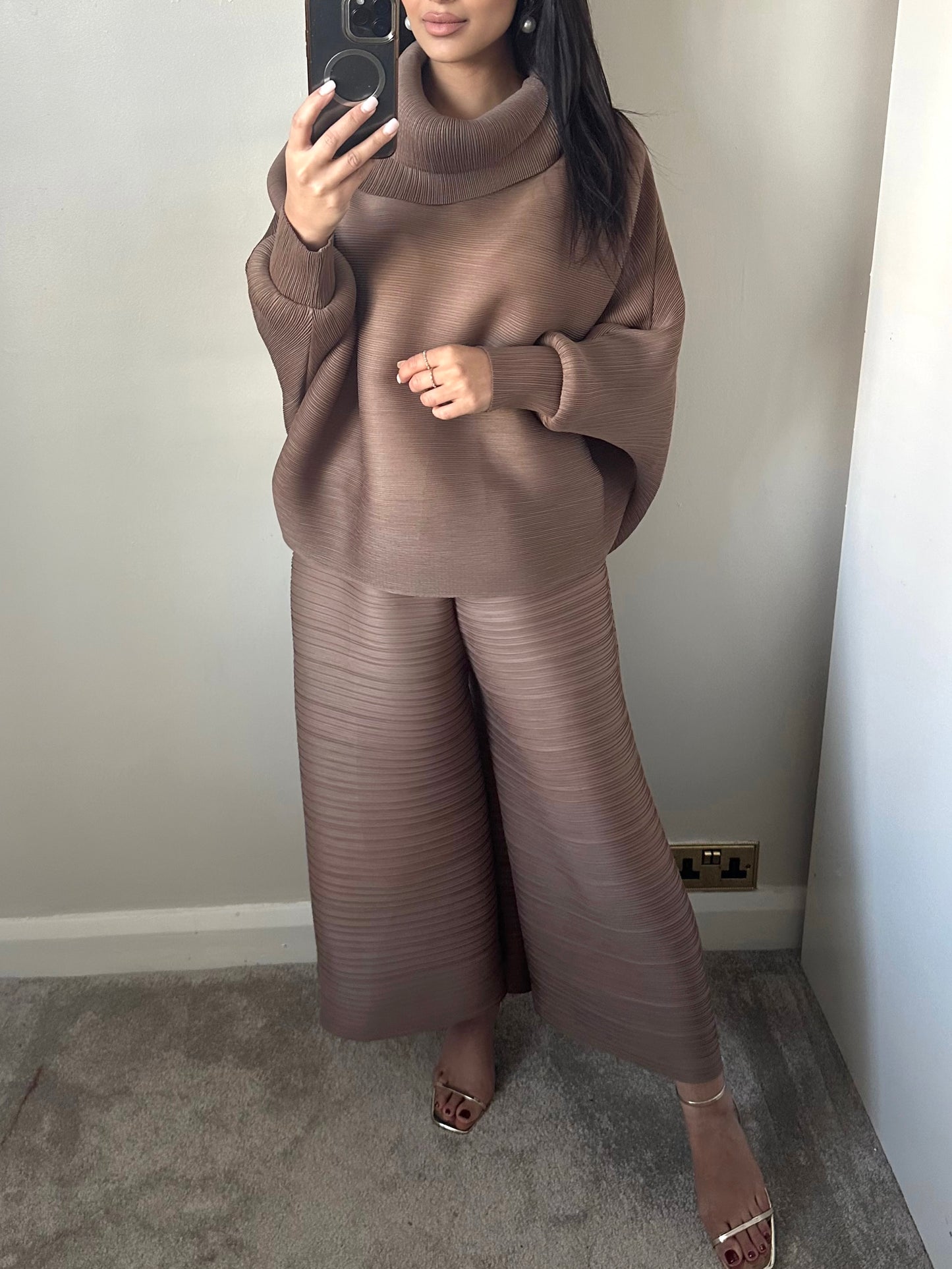 Mocha Batwing Pleated Co-ord