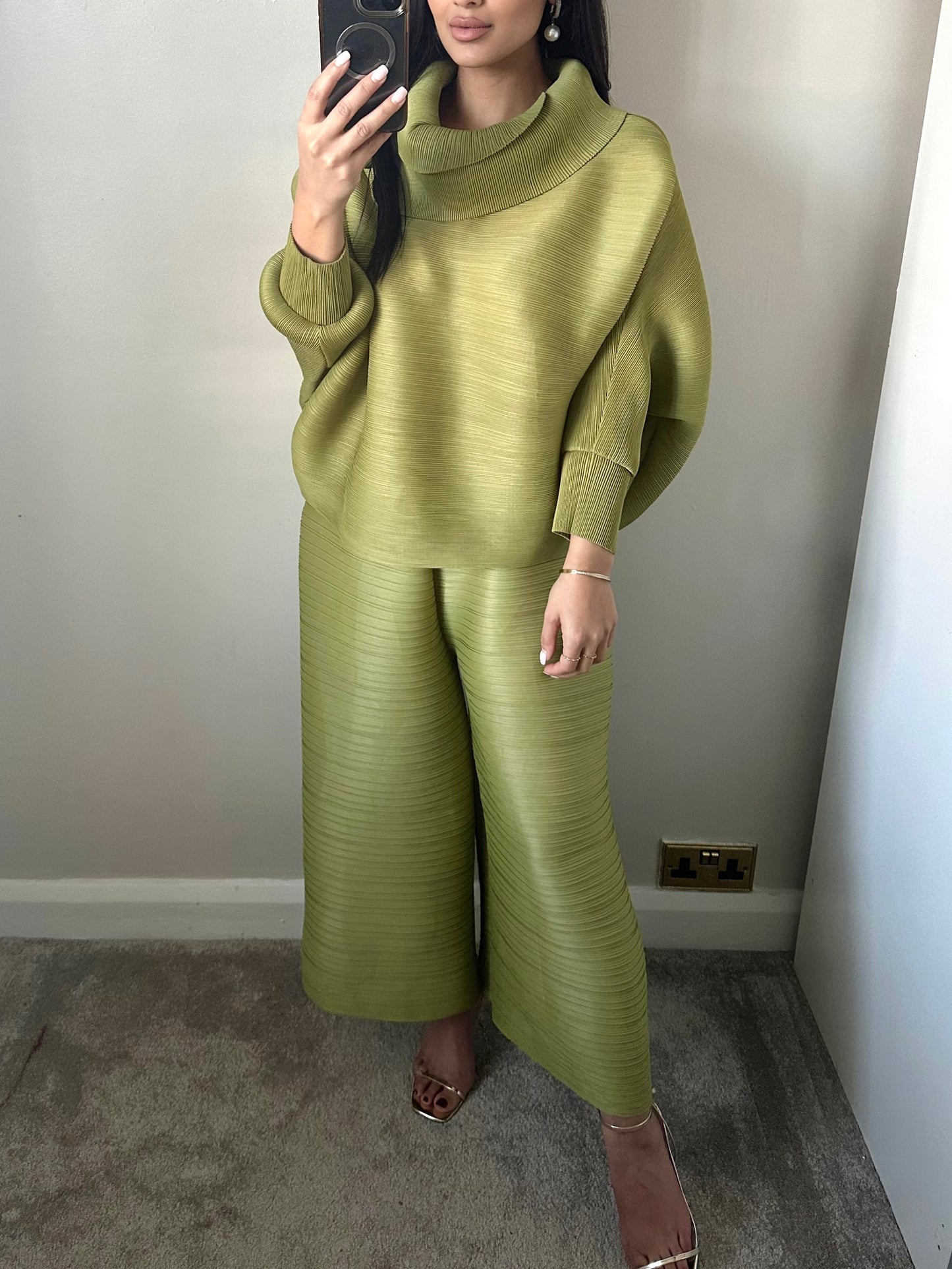 Lime Green Batwing Pleated Co-ord